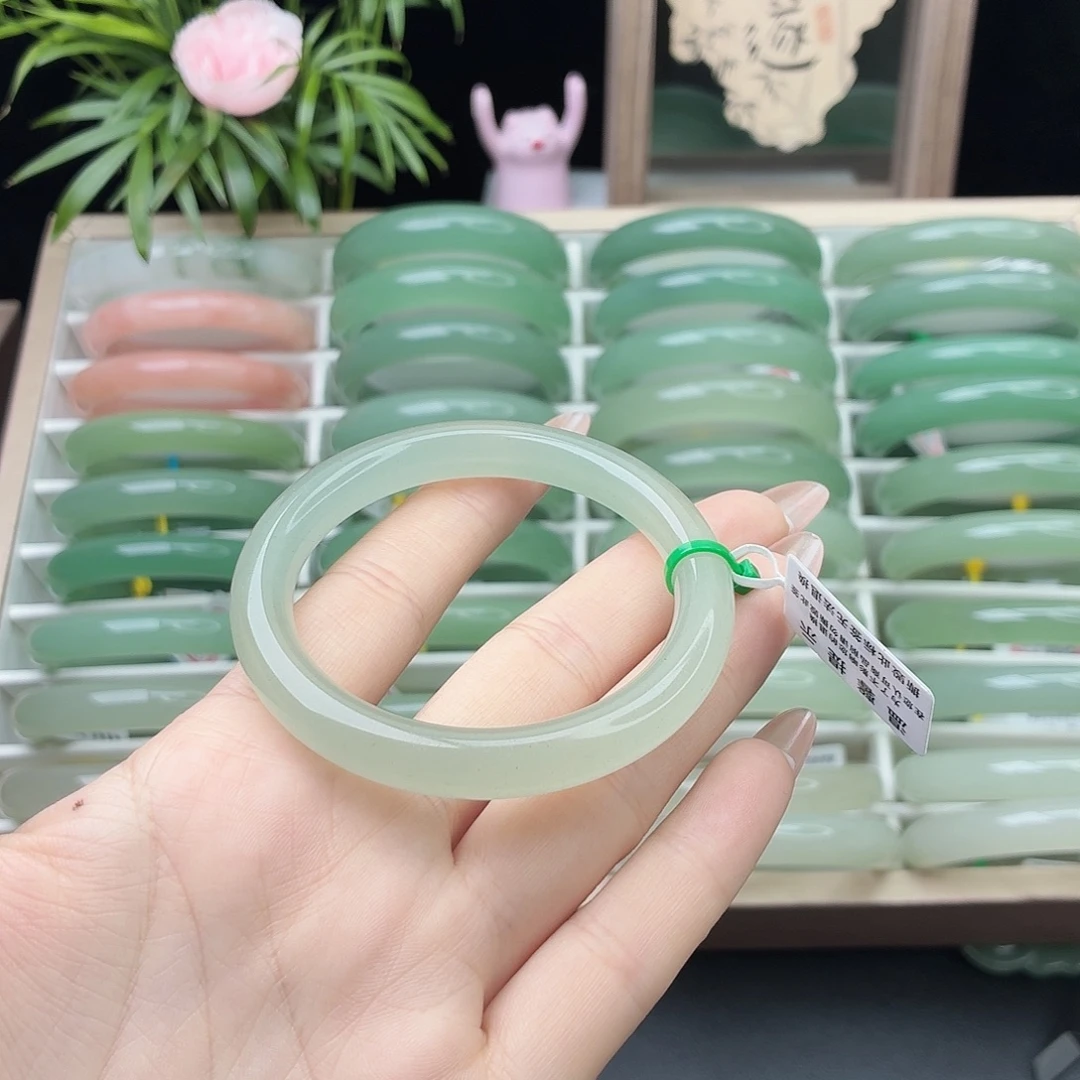 石英质玉未镶嵌手镯52