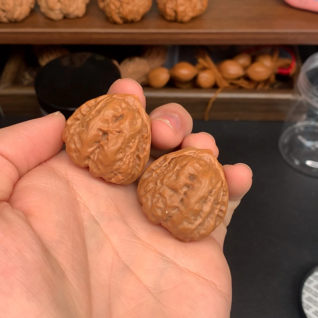 Z***.文玩核桃手串38蛤蟆