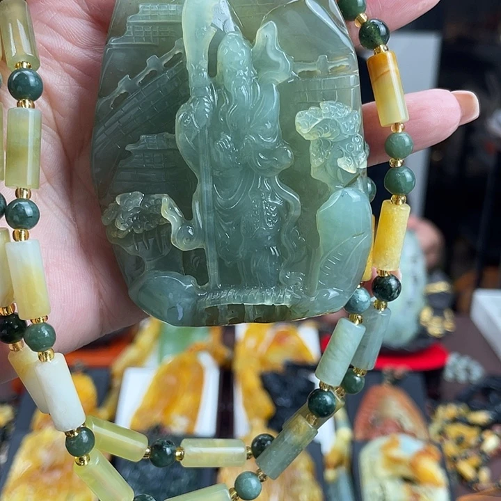 蛇纹石玉未镶嵌颈饰