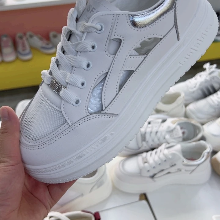 银色40码，偏小一码