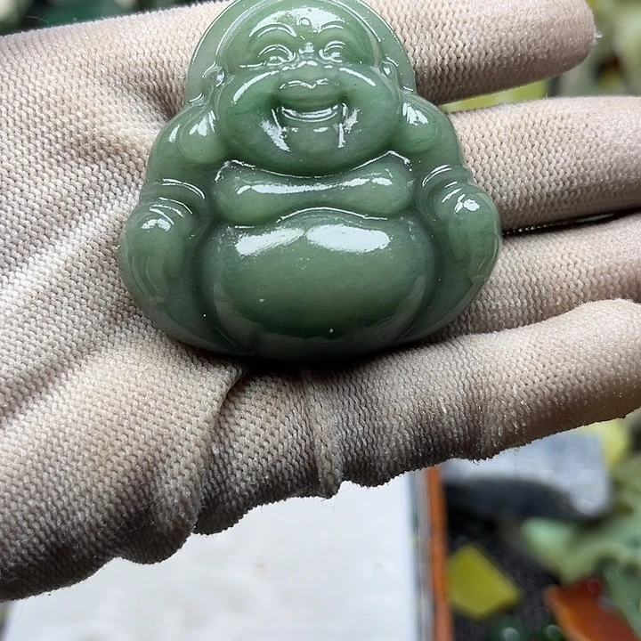 未镶嵌透闪石质玉珠宝奇石