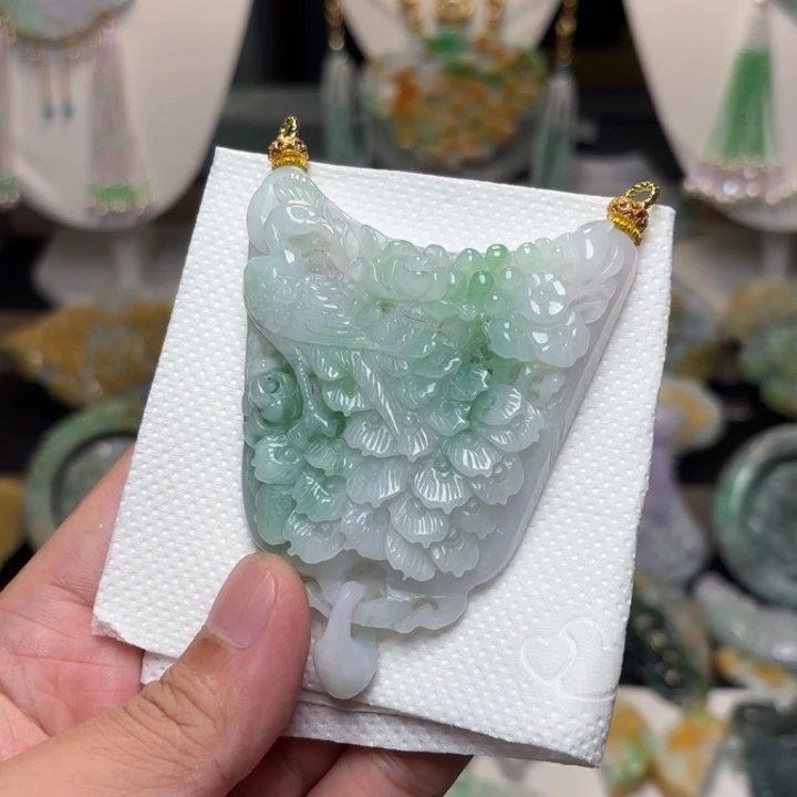 颈饰未镶嵌翡翠吊坠