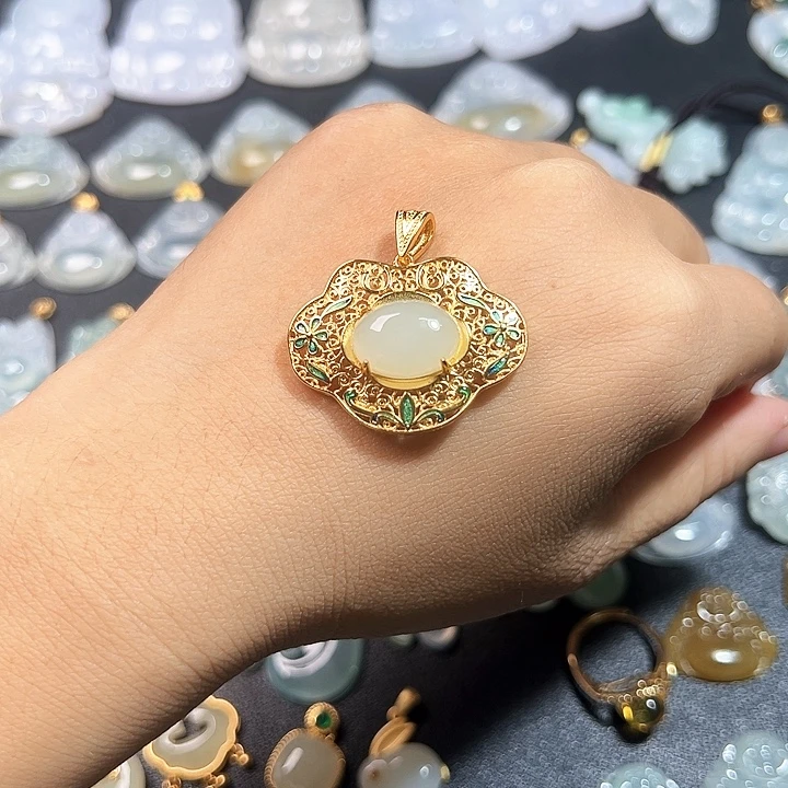 和田玉（白玉）银S925镶嵌颈饰仿古牌