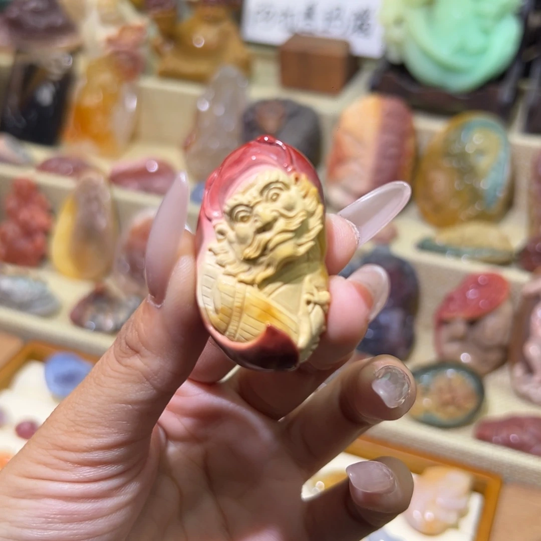 石英质玉未镶嵌颈饰
