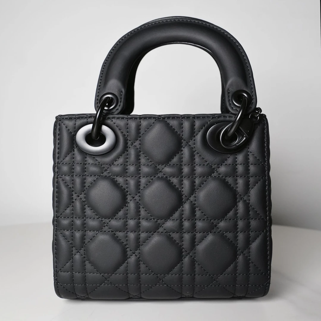 D-AnAn-黑色皮包-戴（无）