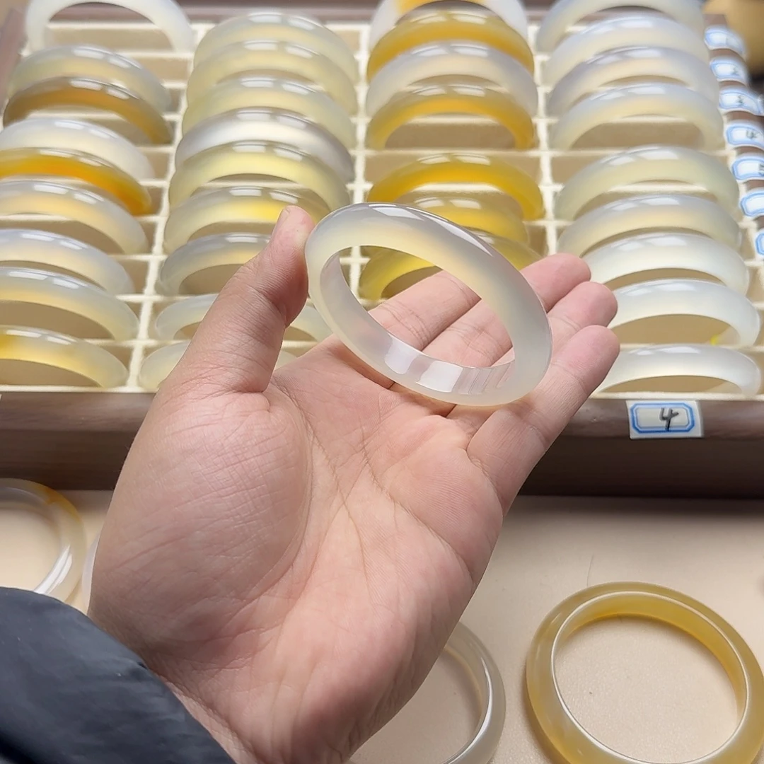 玛瑙/玉髓未镶嵌手镯57.2圈口