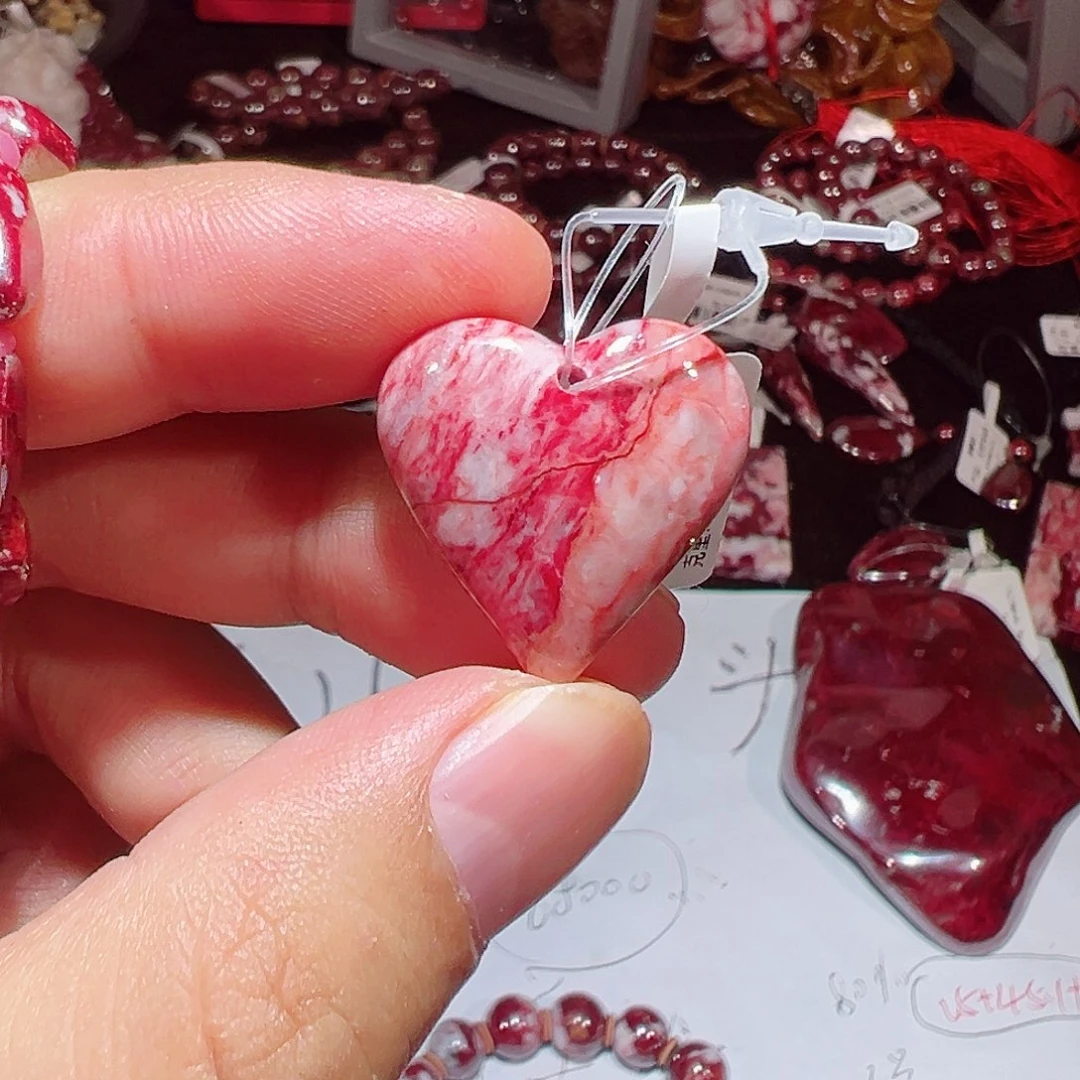 天然辰砂天然朱砂吊坠