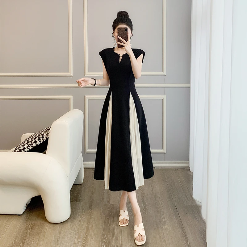 高级感简约气质时尚连衣裙女夏季设计感小众撞色黑色短袖大摆长裙