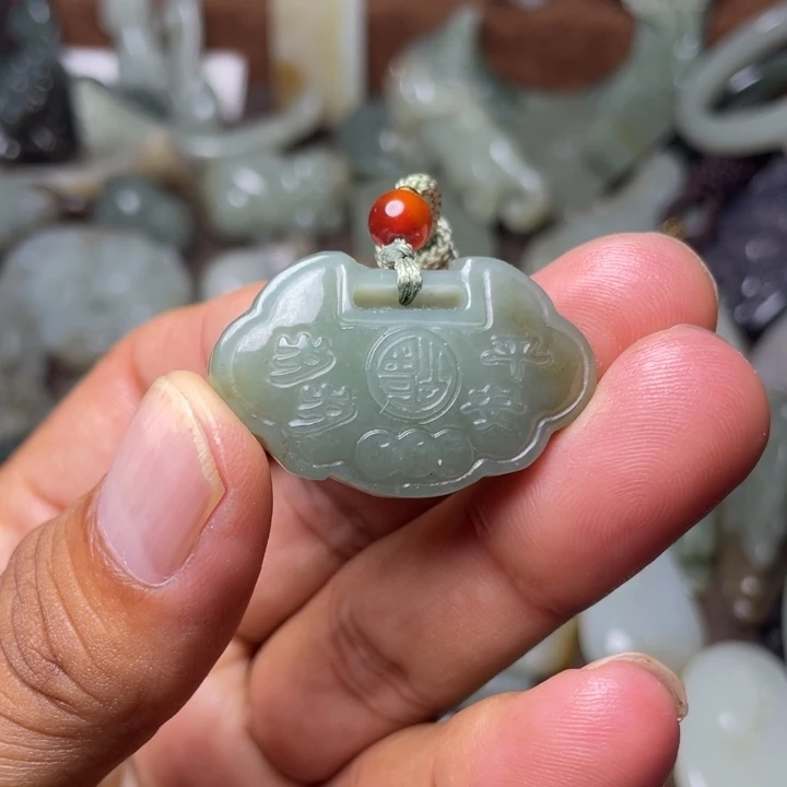 和田玉（糖玉）未镶嵌颈饰