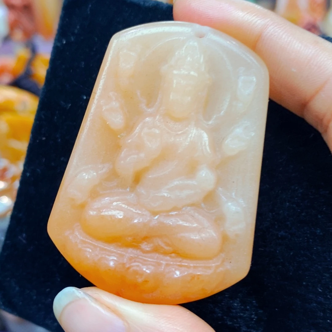 未镶嵌石英质玉（黄龙玉）颈饰