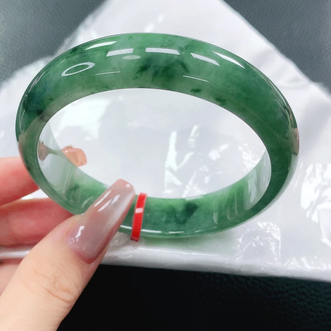 翡翠手镯未镶嵌59圈