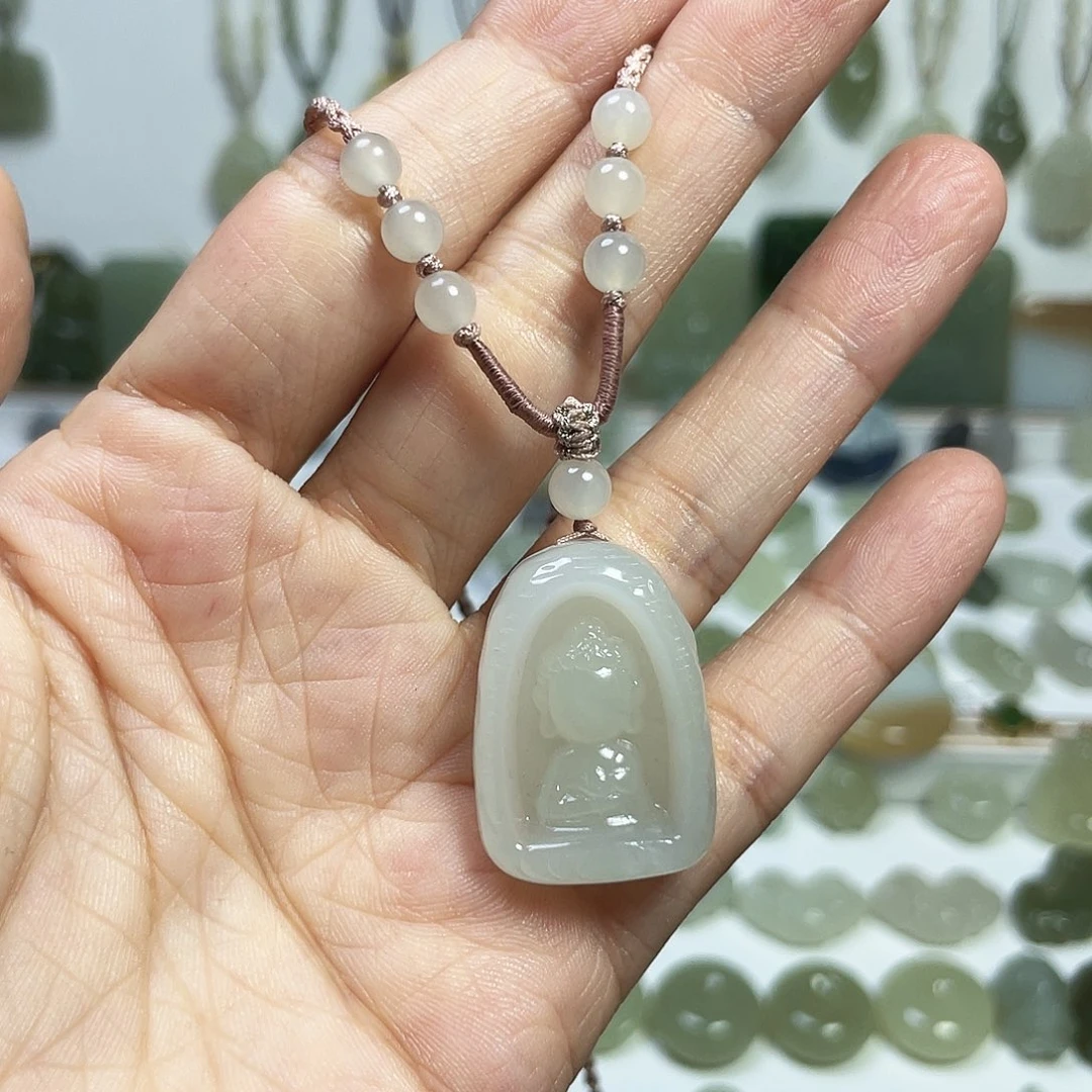 颈饰未镶嵌和田玉四**?