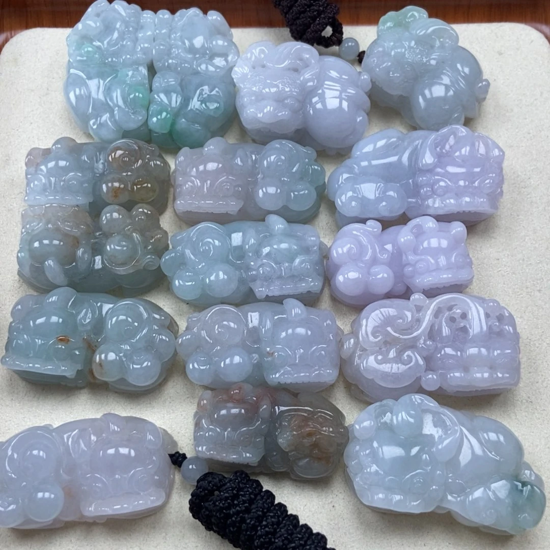 翡翠未镶嵌颈饰霸王貔貅吊坠发其一