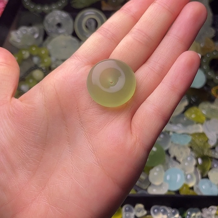 蛇纹石玉合金颈饰平安扣