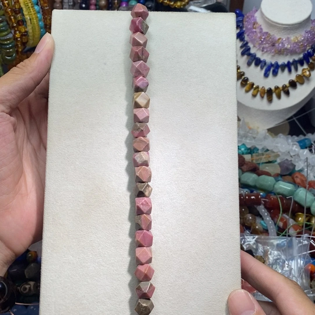 未镶嵌，蔷，薇冲角10×10mm，石英质玉