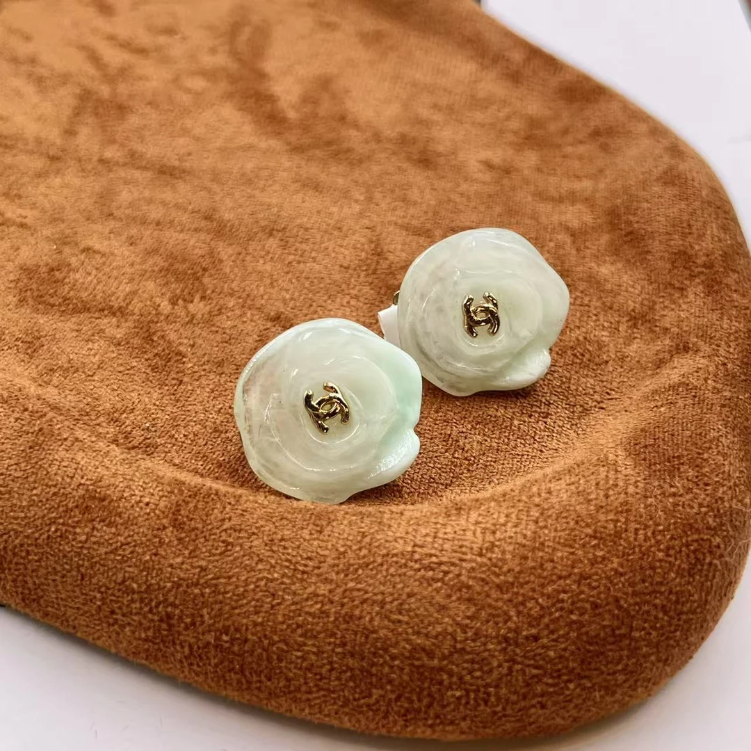 95新 Chanel/香奈儿 香奈儿绿色山茶花耳夹/x05787