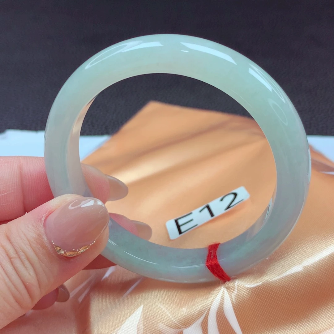 翡翠手镯未镶嵌手镯88