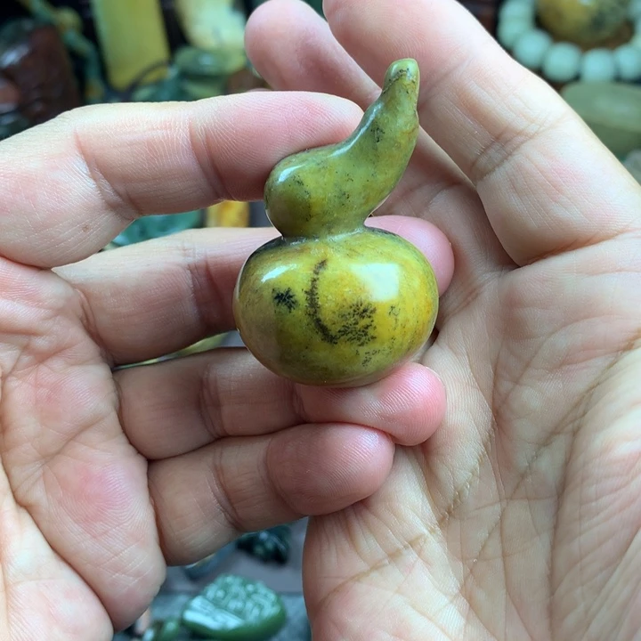 吊坠(赠链)未镶嵌岫岩河磨玉（透闪石质玉）