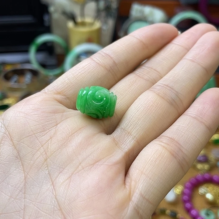 散珠翡翠精美雕刻物件物件