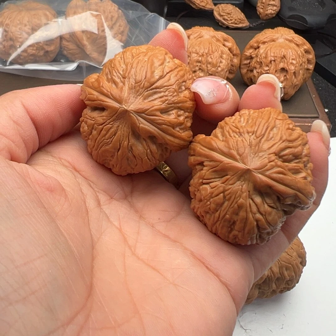 文玩核桃把件C*6玉尊