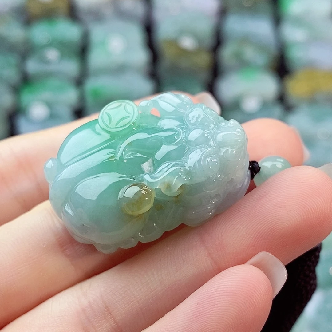 颈饰未镶嵌翡翠天然