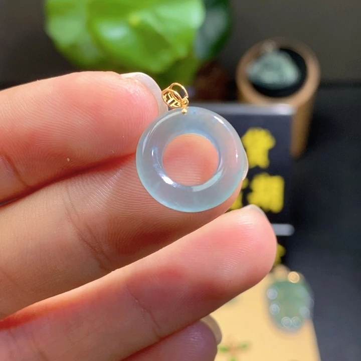颈饰未镶嵌翡翠吊坠