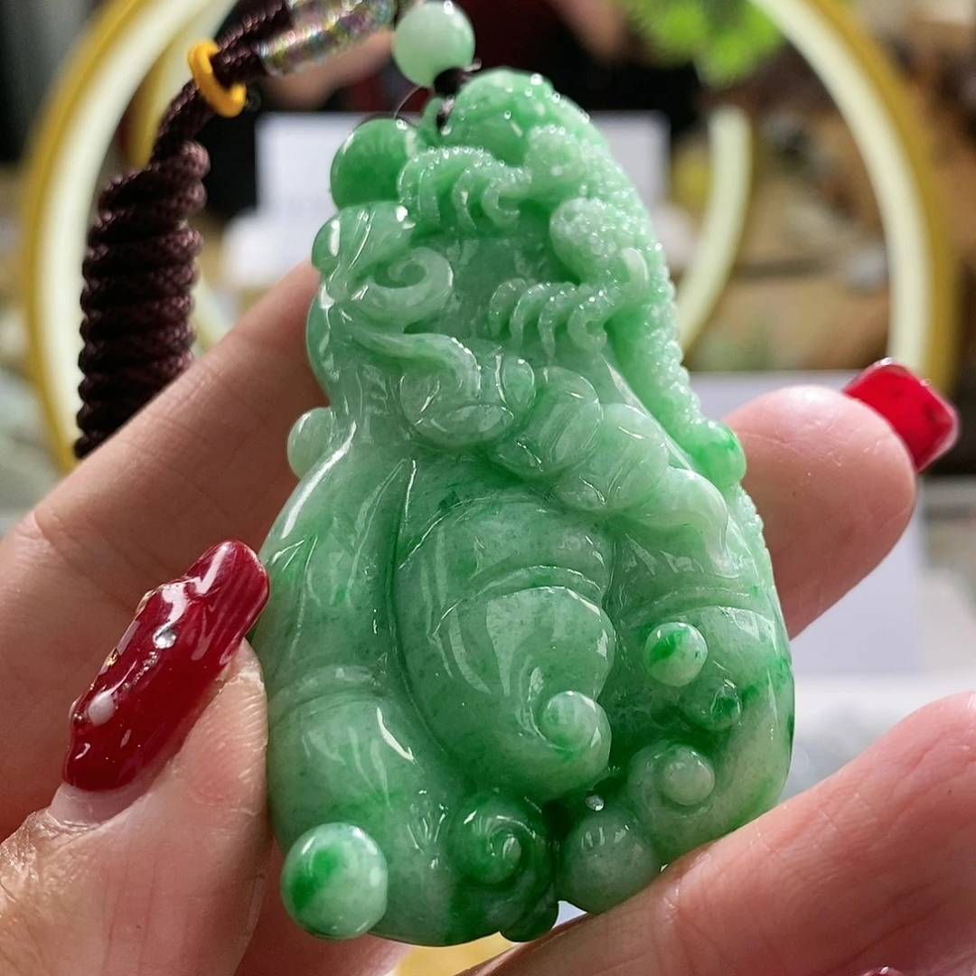 【闪购商品】翡翠颈饰未镶嵌蜥蜴