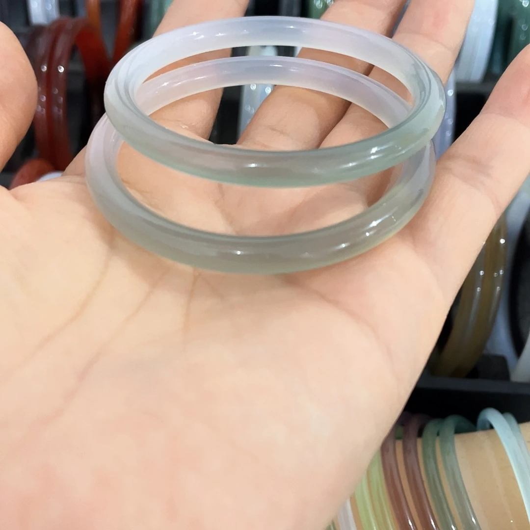 玛瑙/玉髓手镯未镶嵌明****明