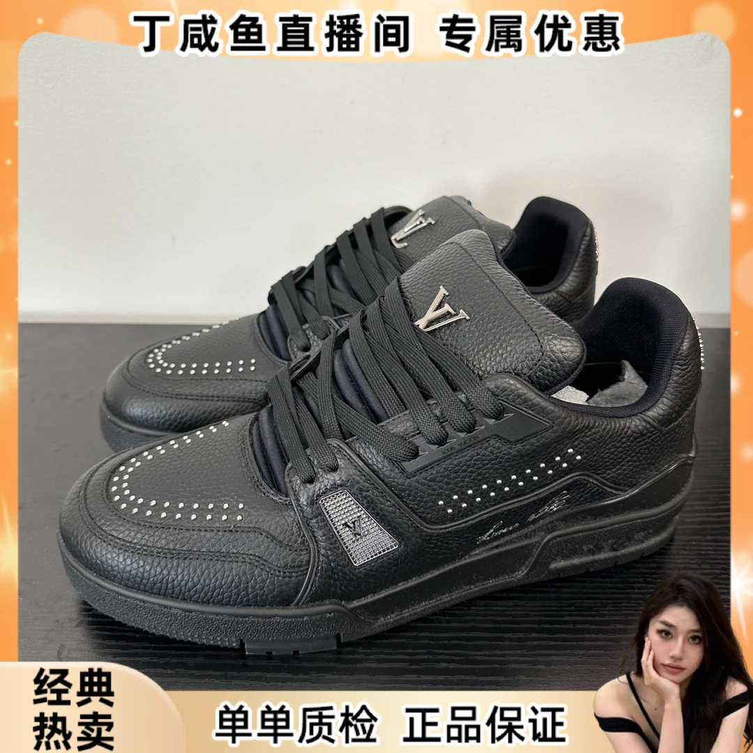 未使用 LouisVuitton/路易威登 trainer黑色铆钉低帮板鞋