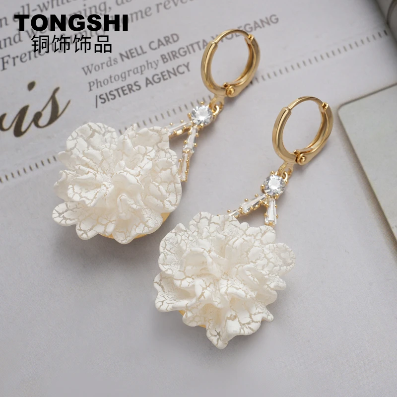 铜合金合成锆石耳饰 宫廷民族风女白色朋克风耳环小众百搭优雅