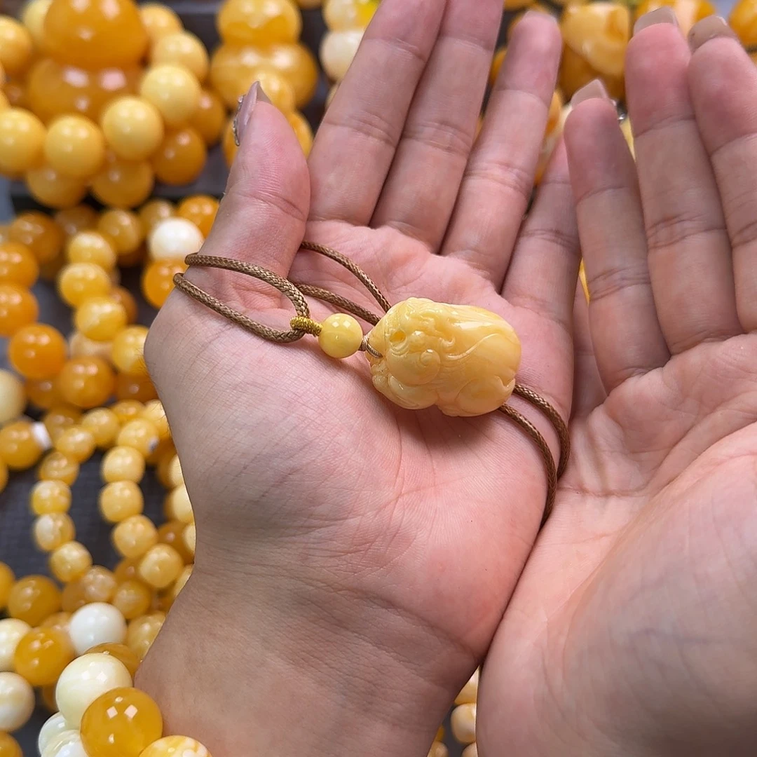 蜜蜡未镶嵌珠宝奇石