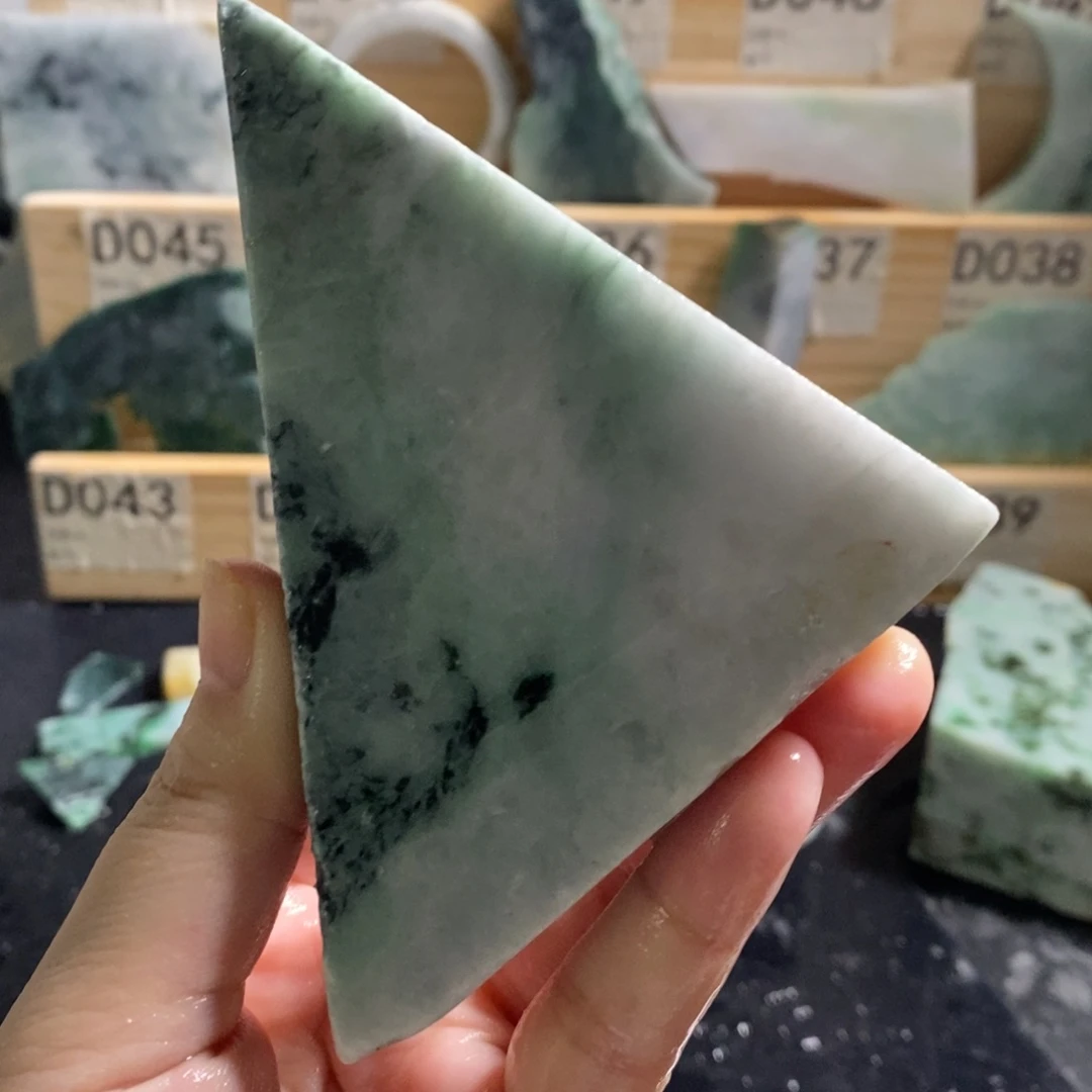 颈饰未镶嵌翡翠天然翡翠