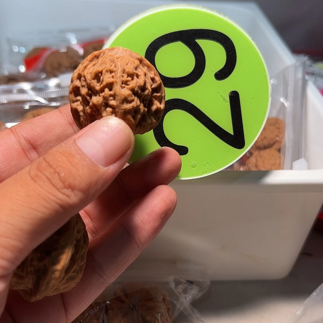 J***m文玩核桃，绿色29号