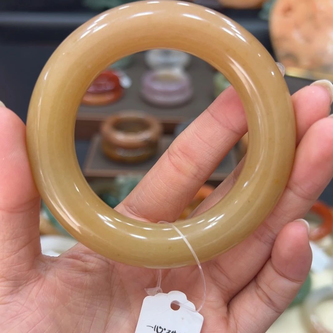 石英质玉未镶嵌手镯