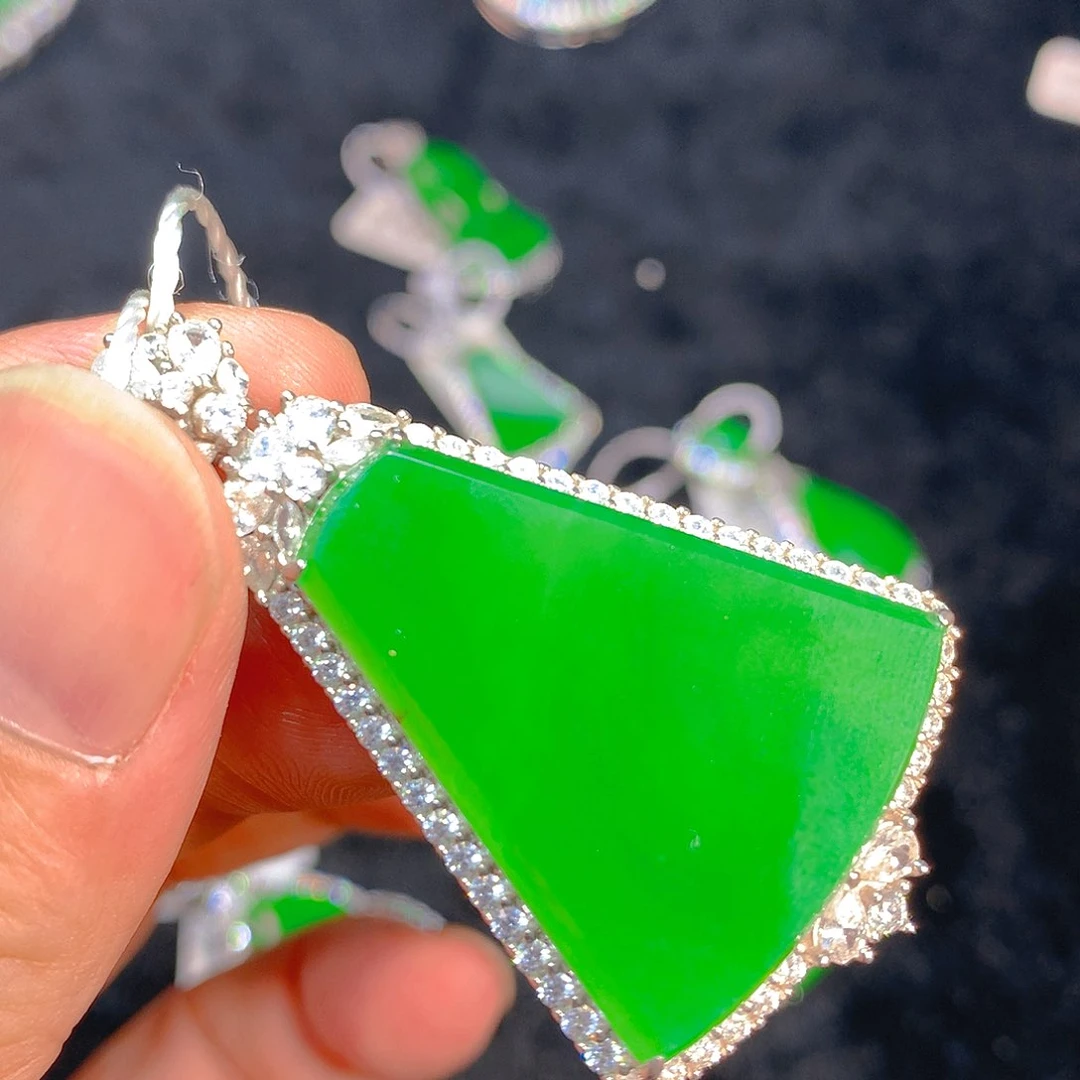 颈饰银S925镶嵌翡翠