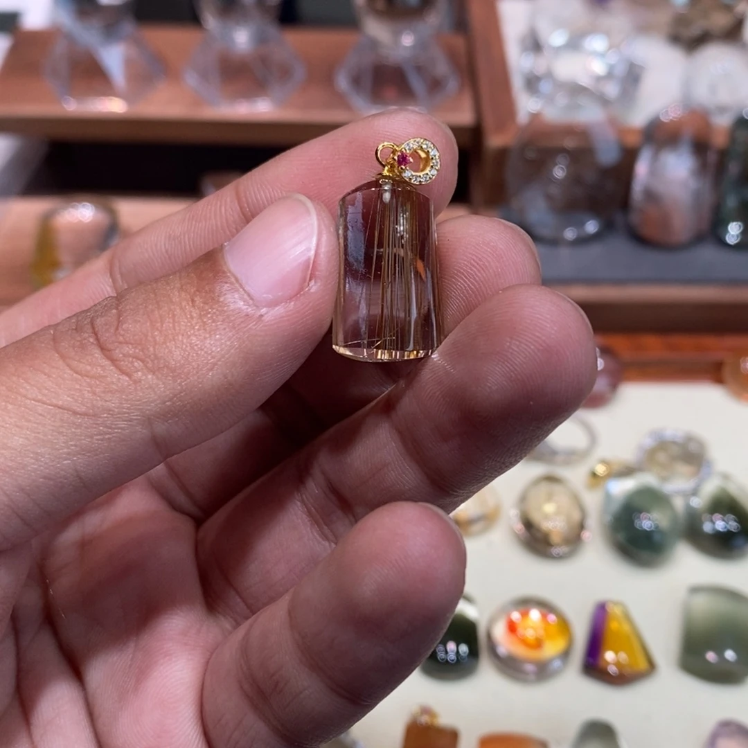 吖***瓜水晶颈饰银S925镶嵌金发