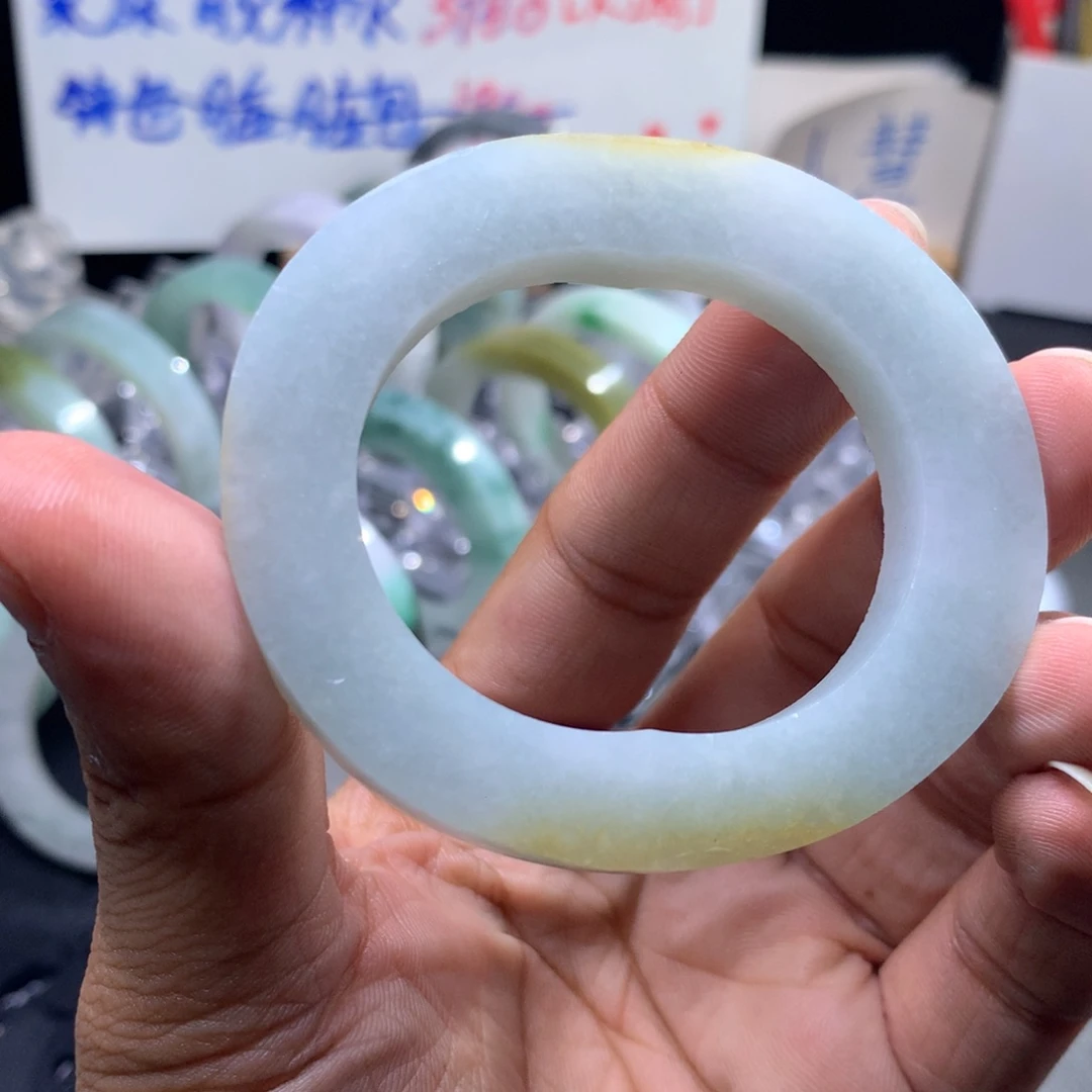 定制翡翠未镶嵌泥鳅背