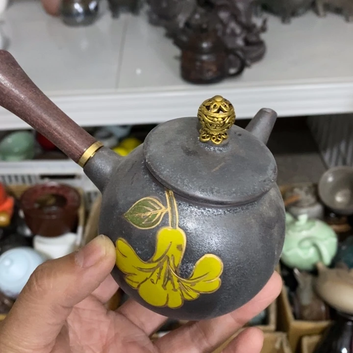 陶瓷艺术品及陶瓷壶