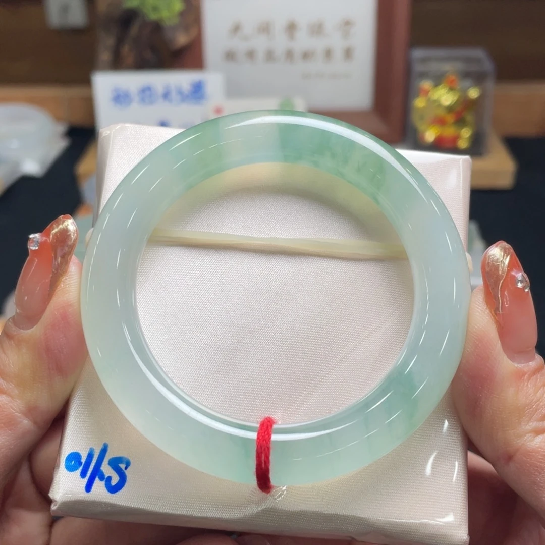 翡翠手镯未镶嵌翡翠53圆条