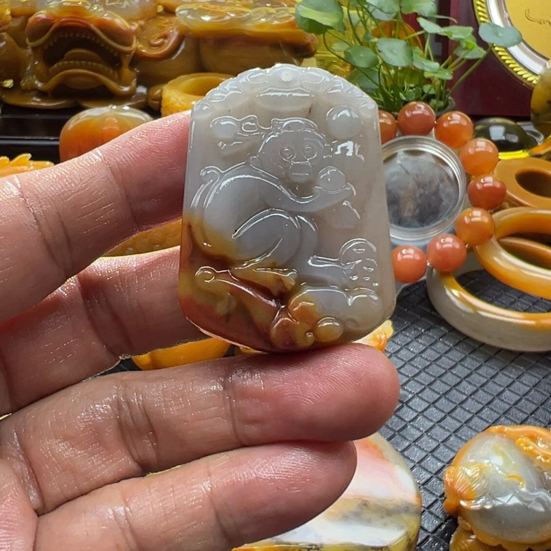 石英质玉未镶嵌颈饰