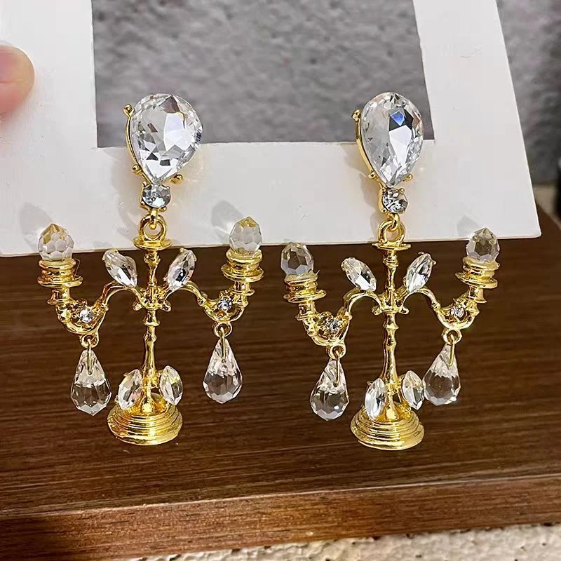 铁合金亚克力耳饰 2307 中古气质宫廷风轻奢的灯百搭简约耳饰