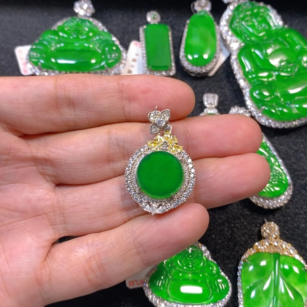 颈饰银S925镶嵌翡翠圆牌吊坠