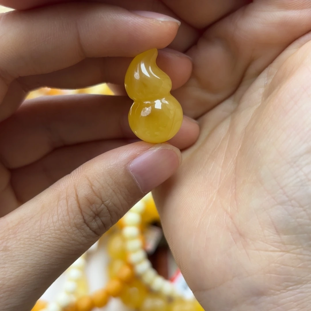 未镶嵌琥珀珠宝奇石