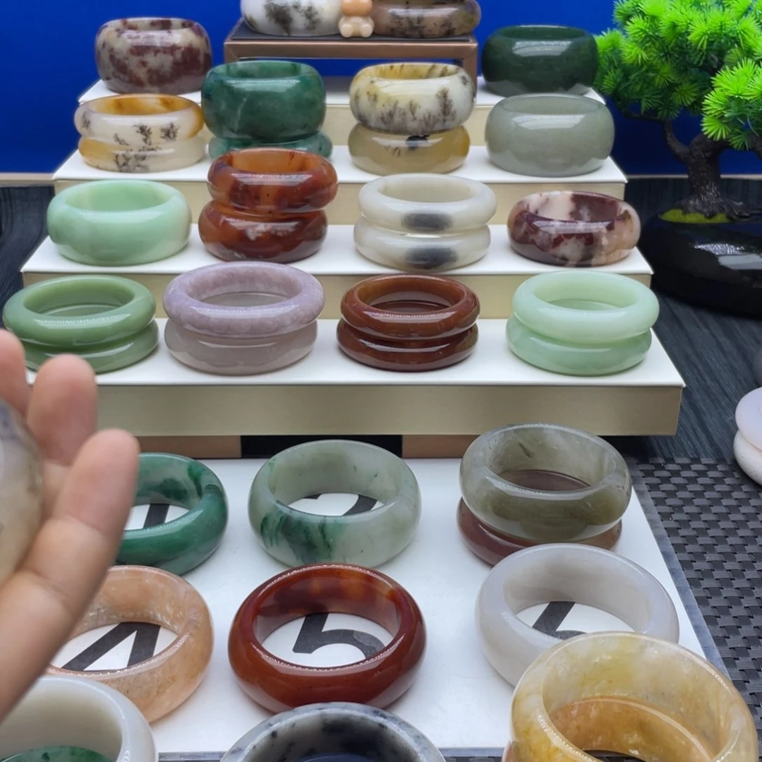 石英质玉手镯未镶嵌可**爱