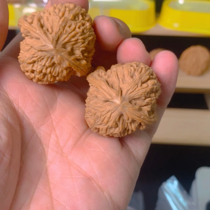 红***K吊坠文玩核桃南疆石