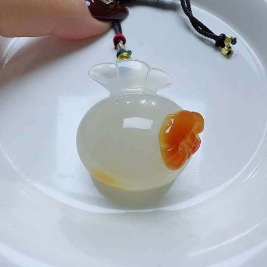 玛瑙/玉髓颈饰未镶嵌英*