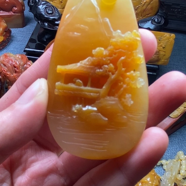 石英质玉（黄龙玉）合金颈饰