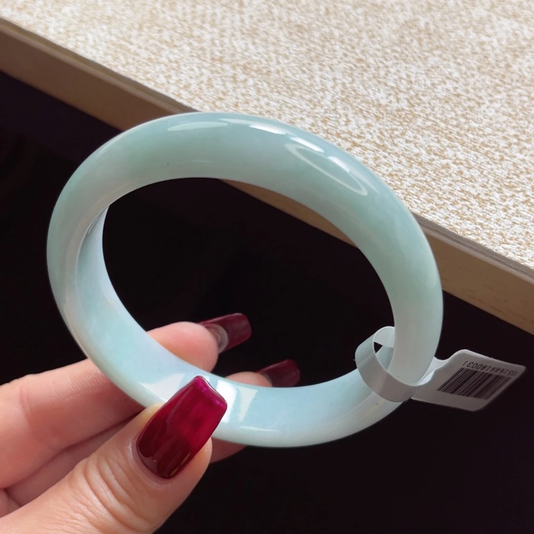 翡翠手镯未镶嵌手镯