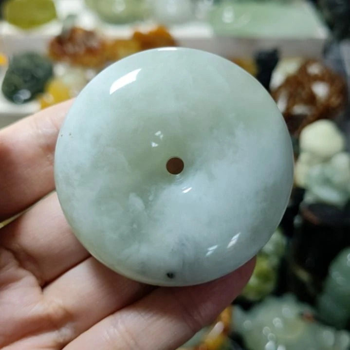 岫玉未镶嵌平安扣