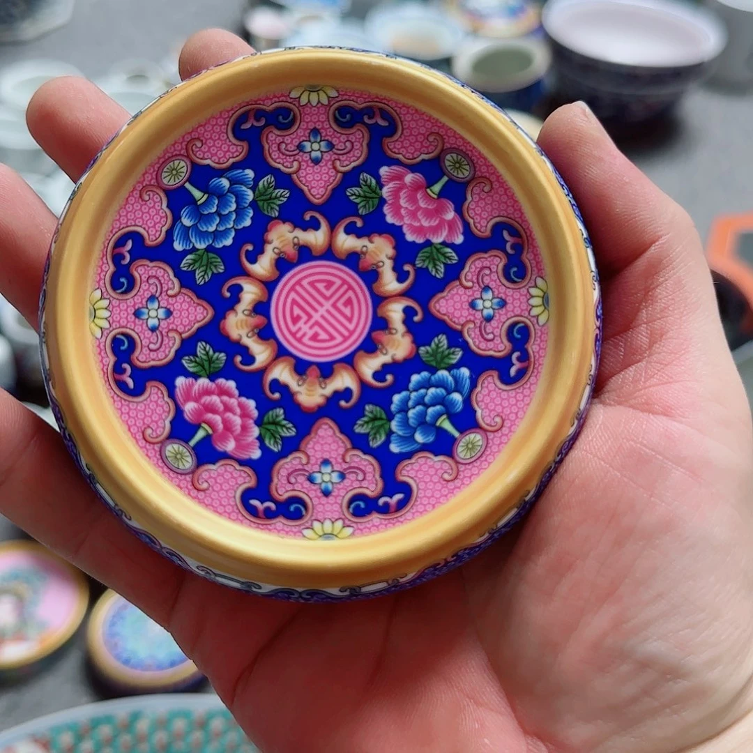 如***一摆件瓷器的工艺技术特点